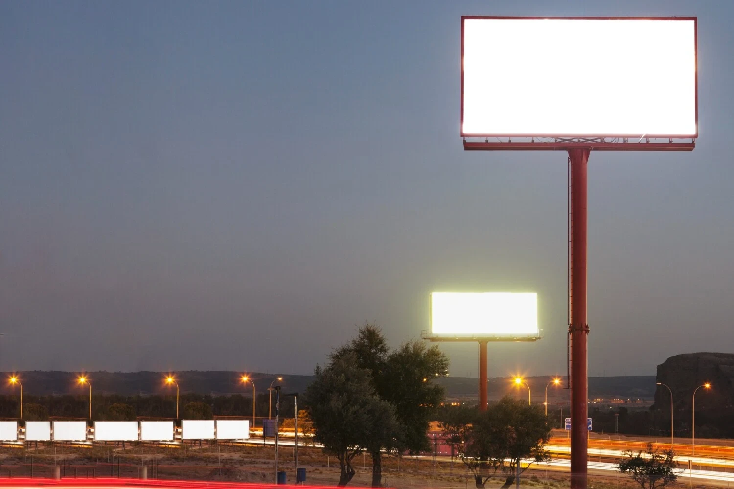 Indoor and Outdoor LED Displays: What’s the Difference?
