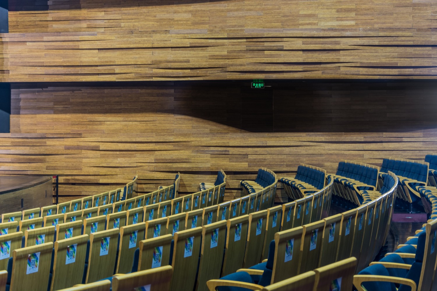 Tips for Choosing a Seating System for Auditorium